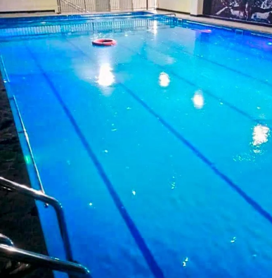 swimmngpool1